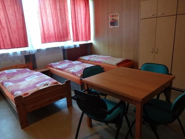 Říčany Hostel Monty חדר תמונה